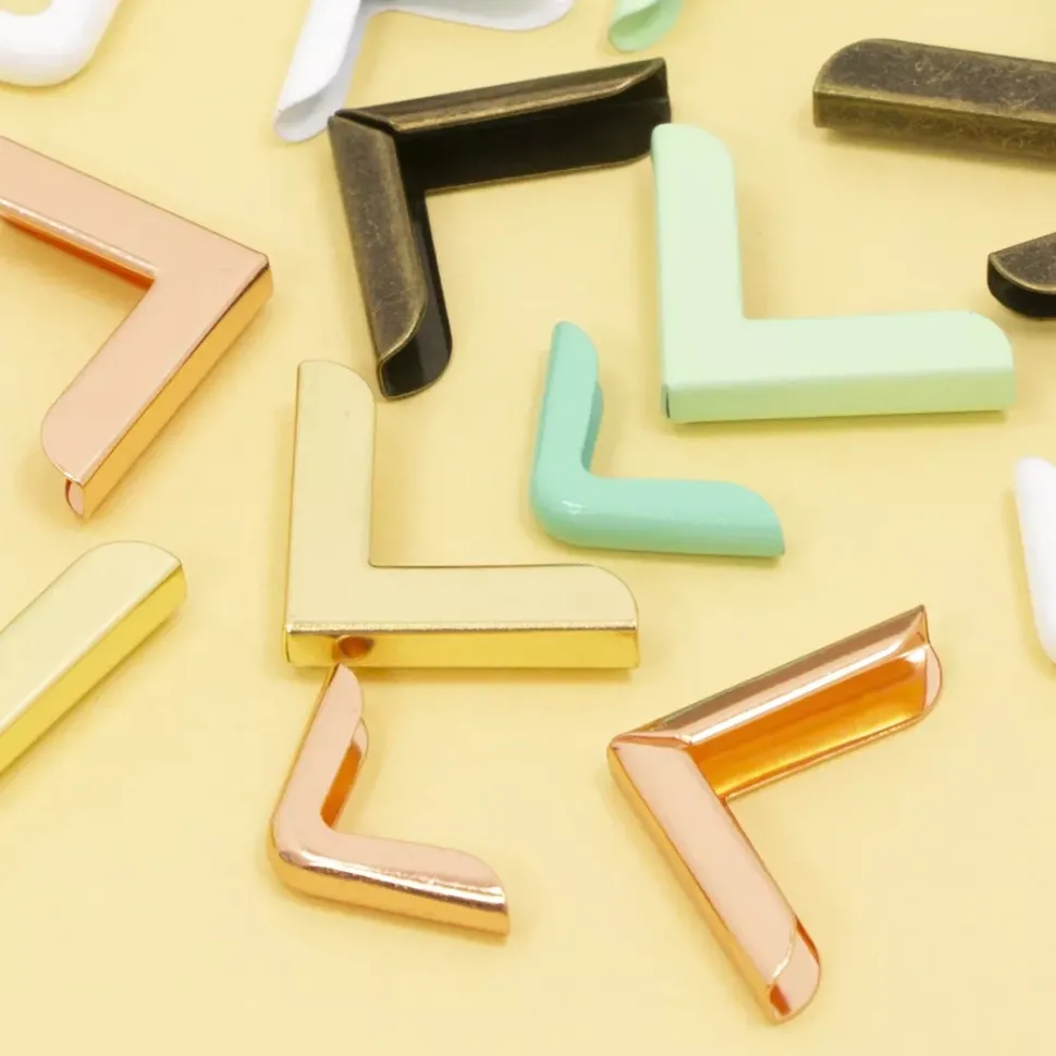 4 Esquineras Metálicas Mini Vintage Bronze Craftelier