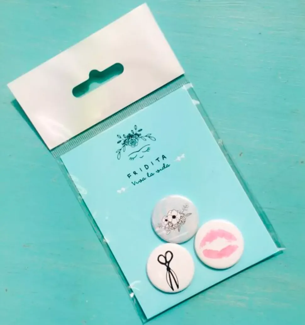 Chapas bonitas Kisses Love it Fridita