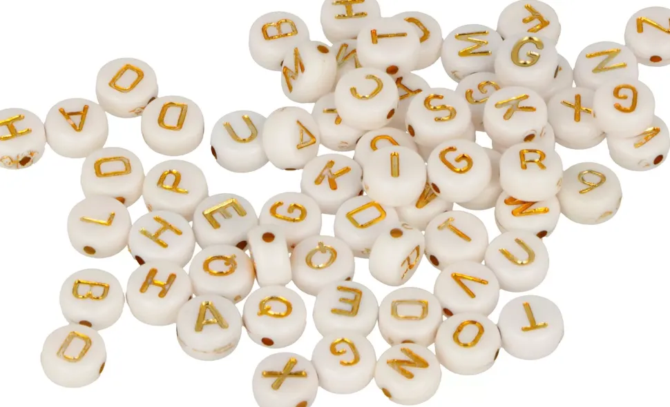 Cuentas de Perla con Letras Doradas Artemio