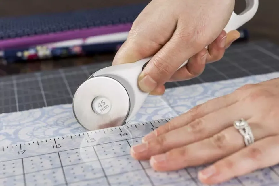 Kit Cutter Rotatorio 45mm + Base de Corte + Regla Cricut