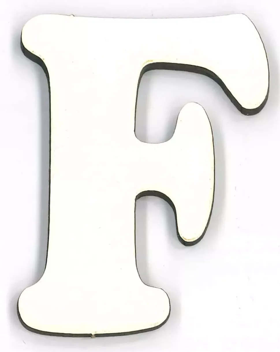 Letra F en tablero blanco