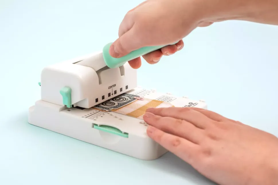 MINI CINCH Máquina Encuadernadora We R Makers