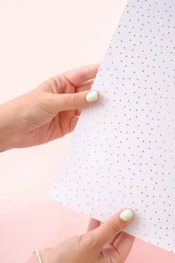 Papel Foil Puntitos Dorados Stitch it! Lora Bailora