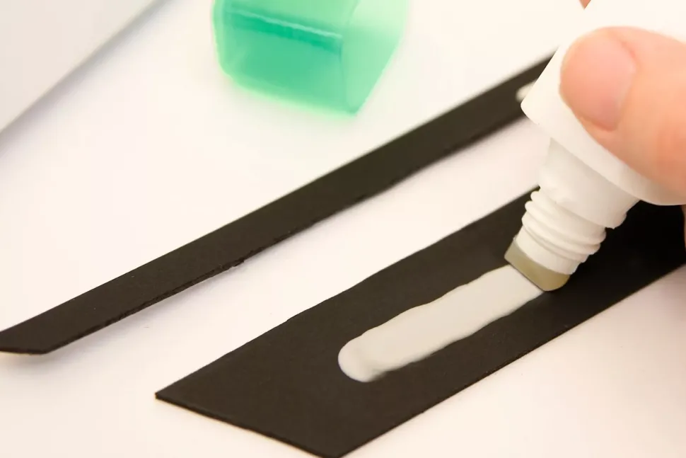 Pegamento Tombow Multi Liquid 2 en1