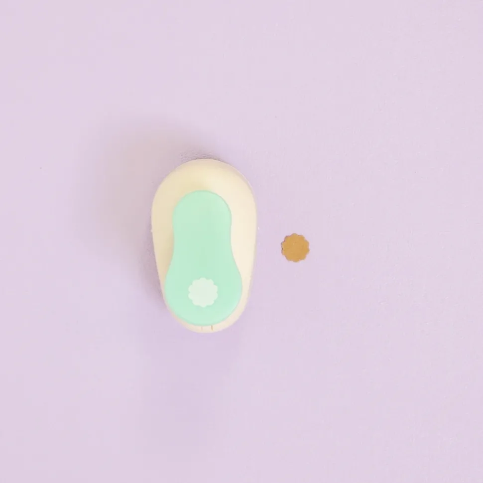 Perforadora círculo festoneado 3/8" (0,95 cm) Craftelier