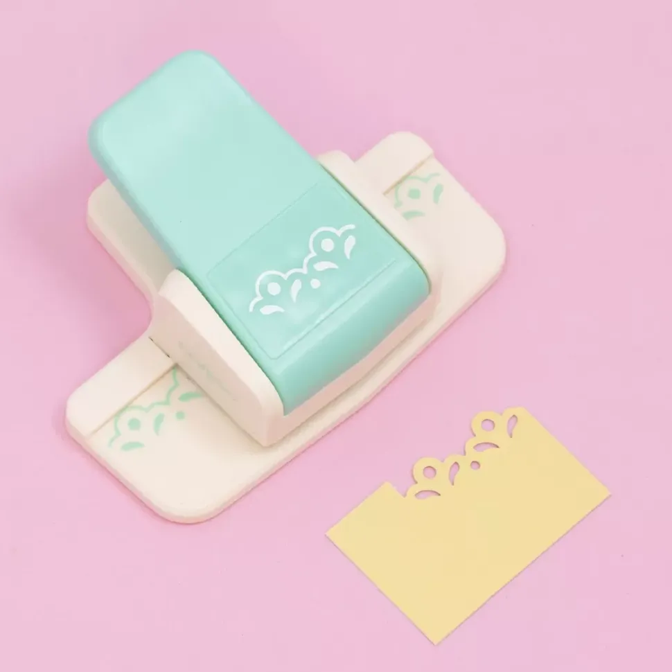 Perforadora de Bordes Blonda Flor Pequeña Craftelier