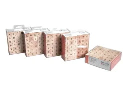Set de 36 sellos de abecedario en madera mayúsculas Artemio