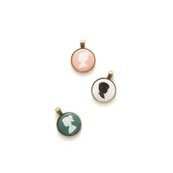 SUPER OFERTA **40%** Charms Heritage Maggie Holmes