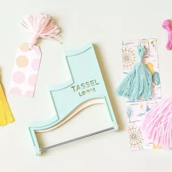 SUPER OFERTA **40%** Herramienta Tassel Loom para hacer borlas We R Memory Keepers