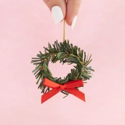 SUPER OFERTA **40%** Set 4 Coronas Mittens & Mistletoe Crate Paper