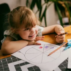 Tijeras de Entrenamiento y Libro de Actividades Fiskars